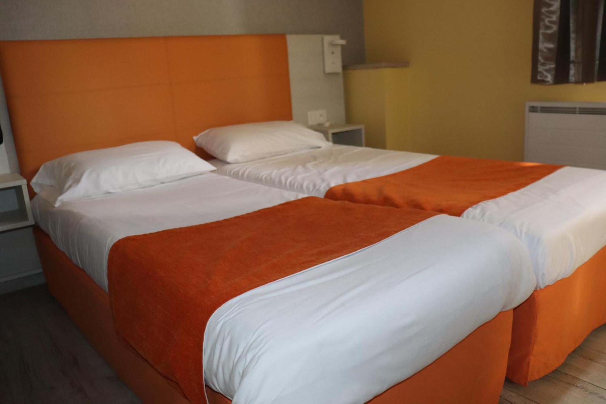 Hotel De France Boulogne-Billancourt Bagian luar foto